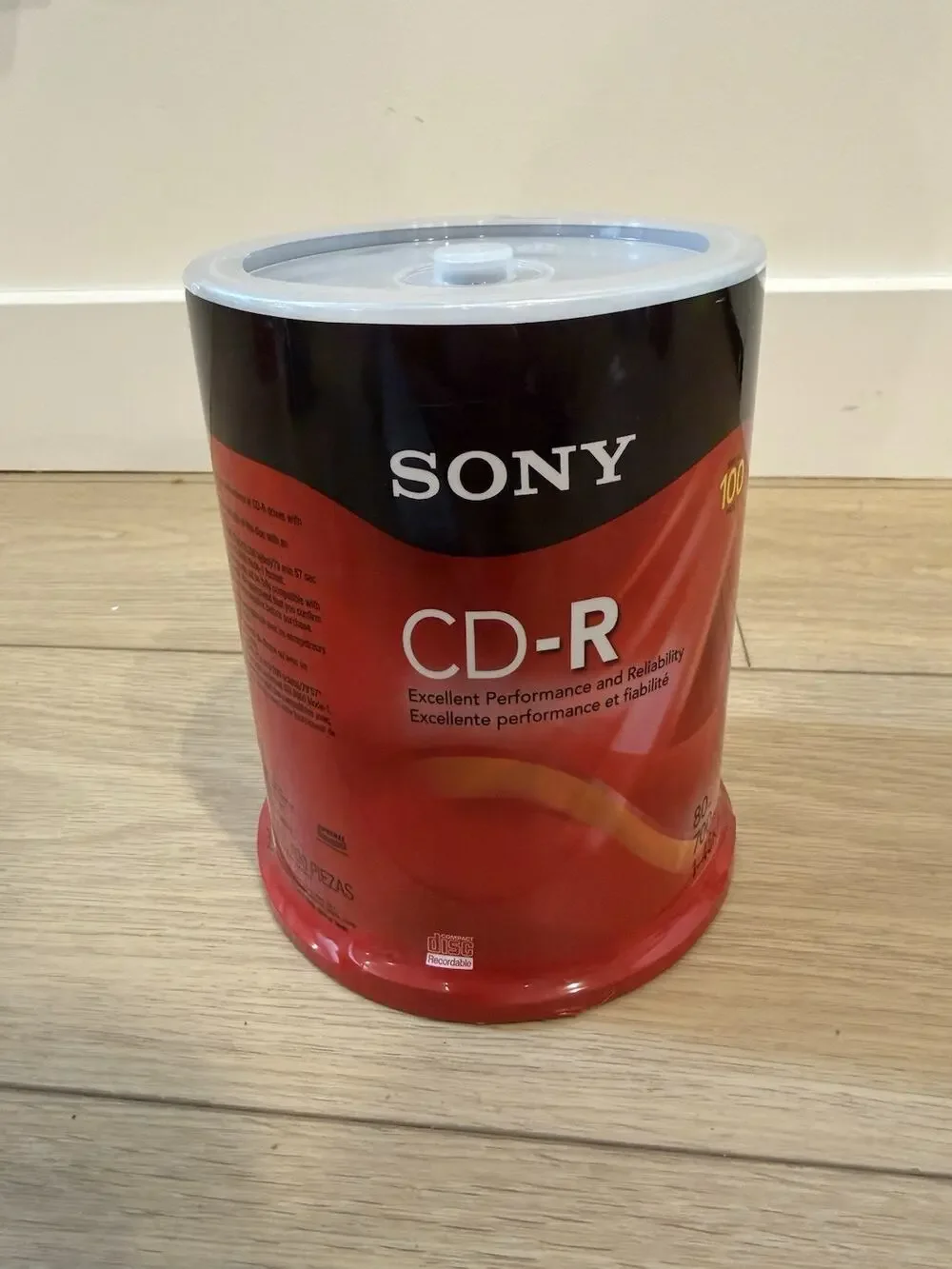 Sony CD-R 700MB Storage Media Discs 80 min Pack of 100 Blank CDs Factory Sealed!